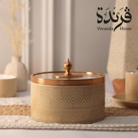 مضيفة بورسلان مع غطاء الامنيوم